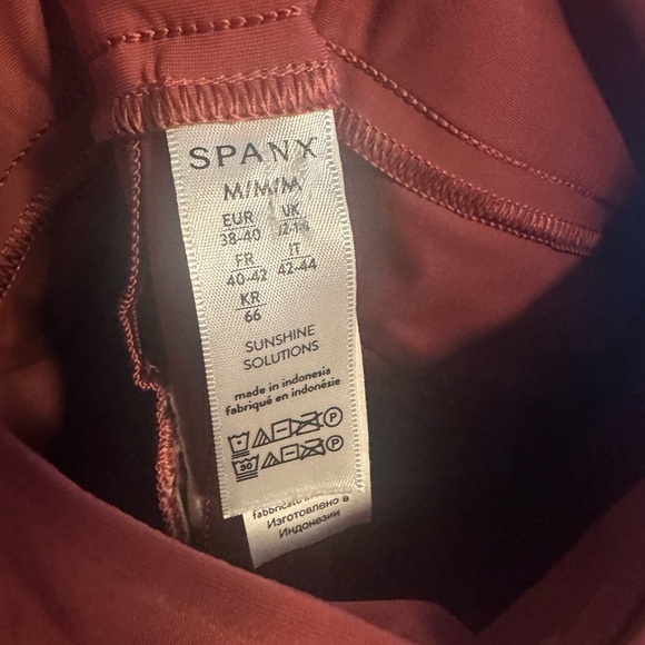 Flash Sale Spanx shorts size M - Picture 13 of 13